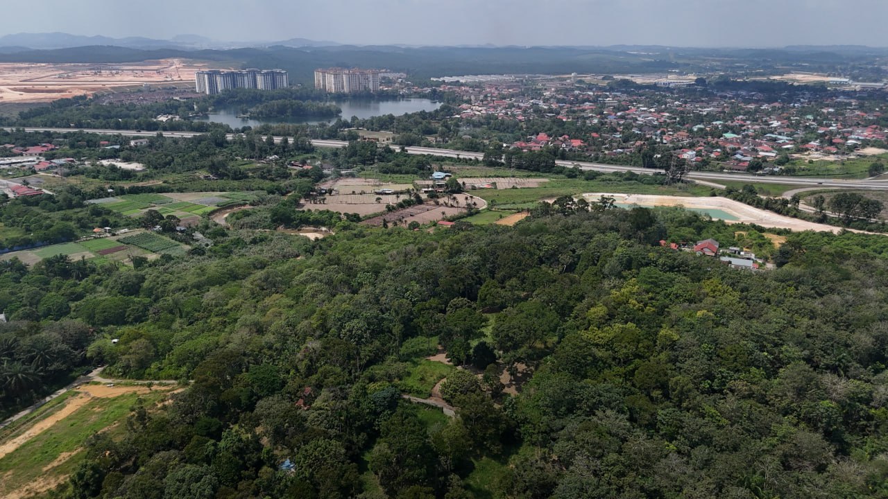 Hilltop land with nice view and breezy — photo 2