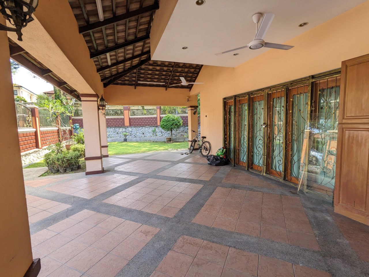 Tastefully renovated corner lot semi detached house in Sierra Damansara — photo 6