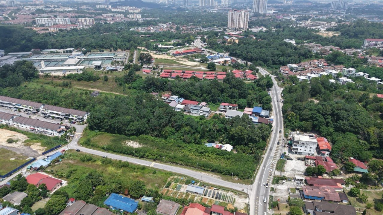 Batu 10, Hulu Langat Selangor Flat roadside land — photo 3
