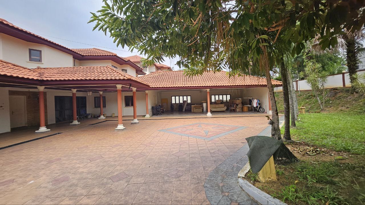 DOUBLE STOREY BUNGALOW with Basement PRIVATE POOL COUNTRY HEIGHTS KAJANG