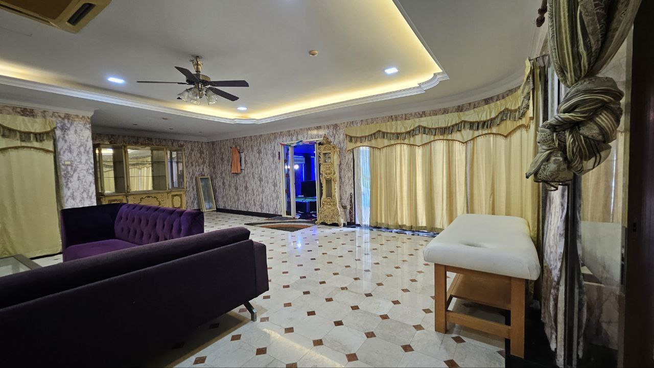 DOUBLE STOREY BUNGALOW with Basement PRIVATE POOL COUNTRY HEIGHTS KAJANG — photo 2