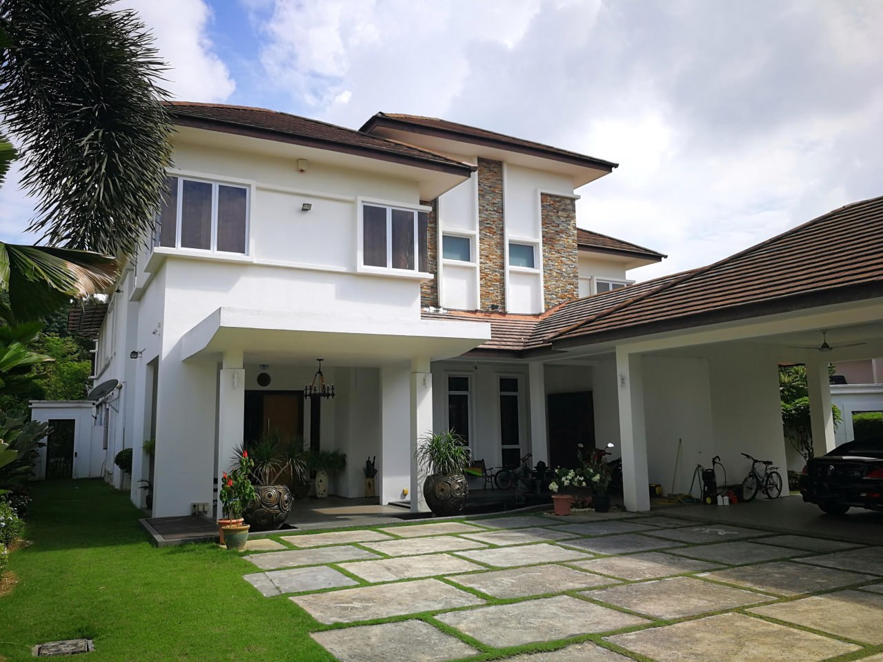 2 storey huge bungalow (mansion) — photo 2