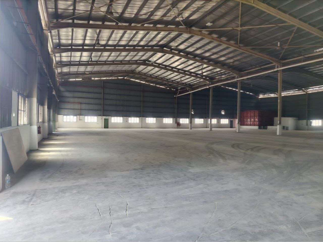 Detached Factory For Sale Taman Perindustrian Alam Jaya — photo 1