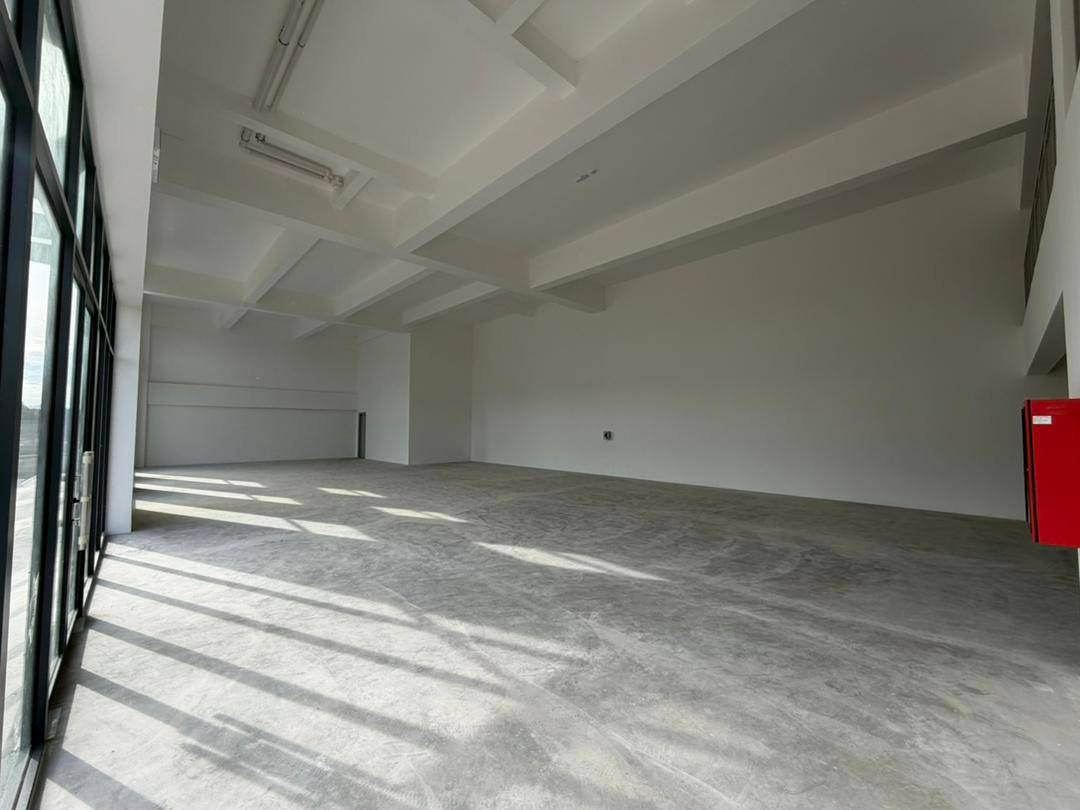 Twin Factories Elmina East Industrial Park For Lease — photo 2