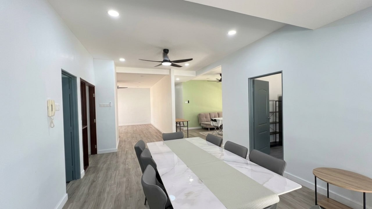 Two storey bungalow Taman Ampang Utama — photo 2
