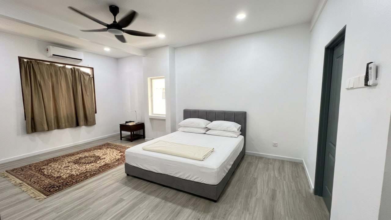 Two storey bungalow Taman Ampang Utama — photo 4